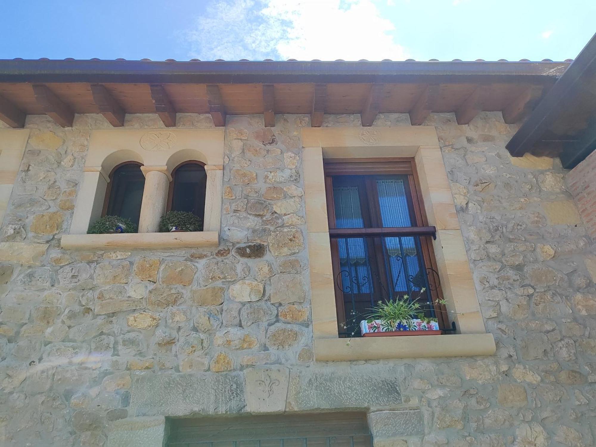 Pension Los Pasiegos Reocín Exterior photo